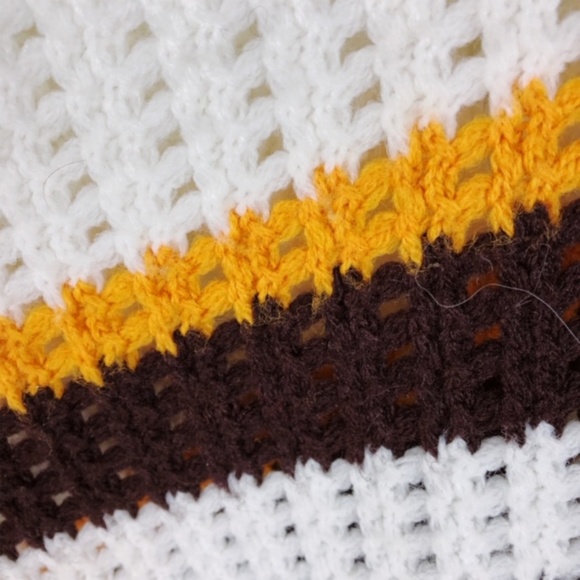 VINTAGE WINTUK WHITE IVORY PONCHO CAPE - Picture 5 of 5